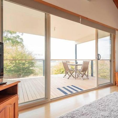Private 2 Bedroom Cabin Retreat Legana Exterior foto